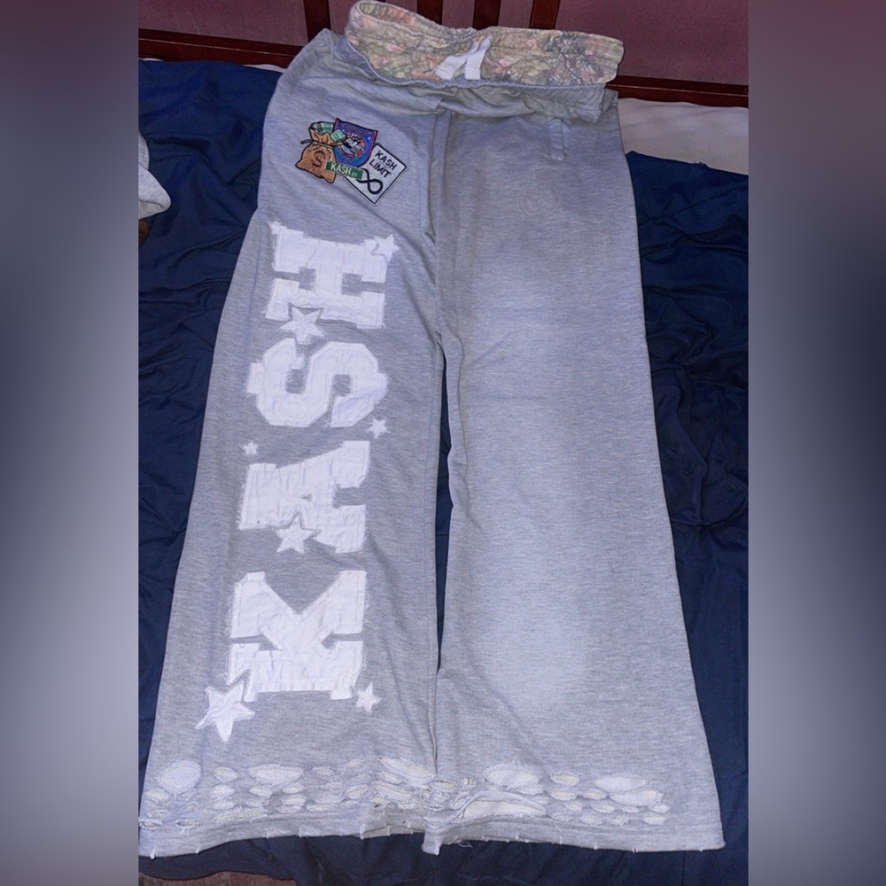 2face Brand
Very Baggy - Picture 1 of 1